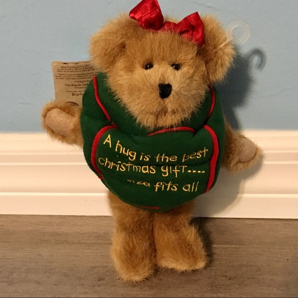 NWT Boyd’s Huggles Plush Bear Hug Christmas Gift - Picture 1 of 6